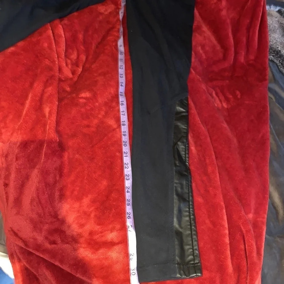 Danier Leather  black moto Pants Sz 10 - Picture 9 of 10